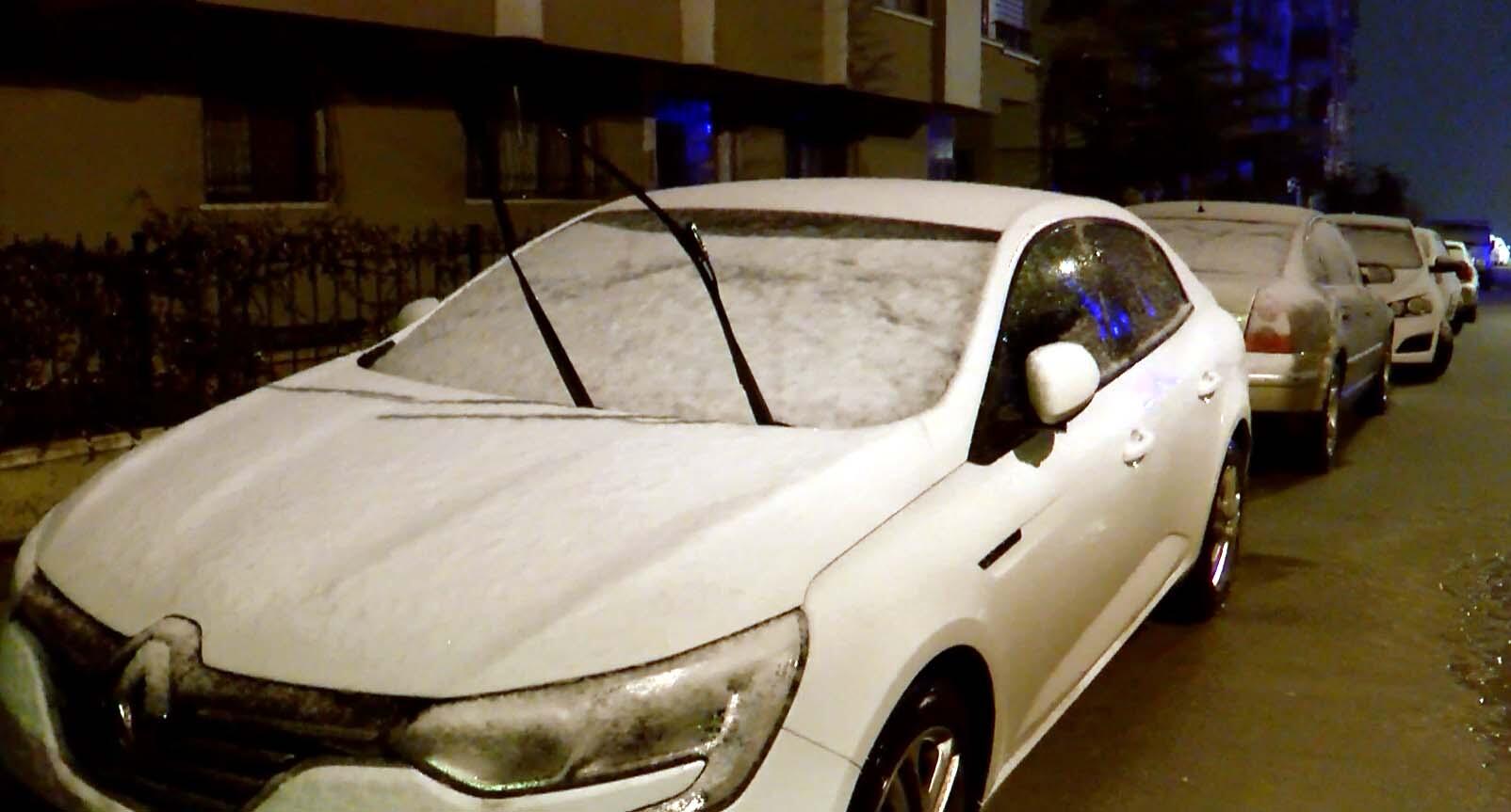 Ankarada beklenen kar yağışı başladı