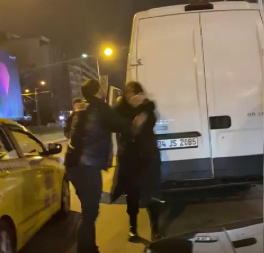 İstanbulda taksici Fransız kadın turisti önce kaçırdı, sonra darbetti