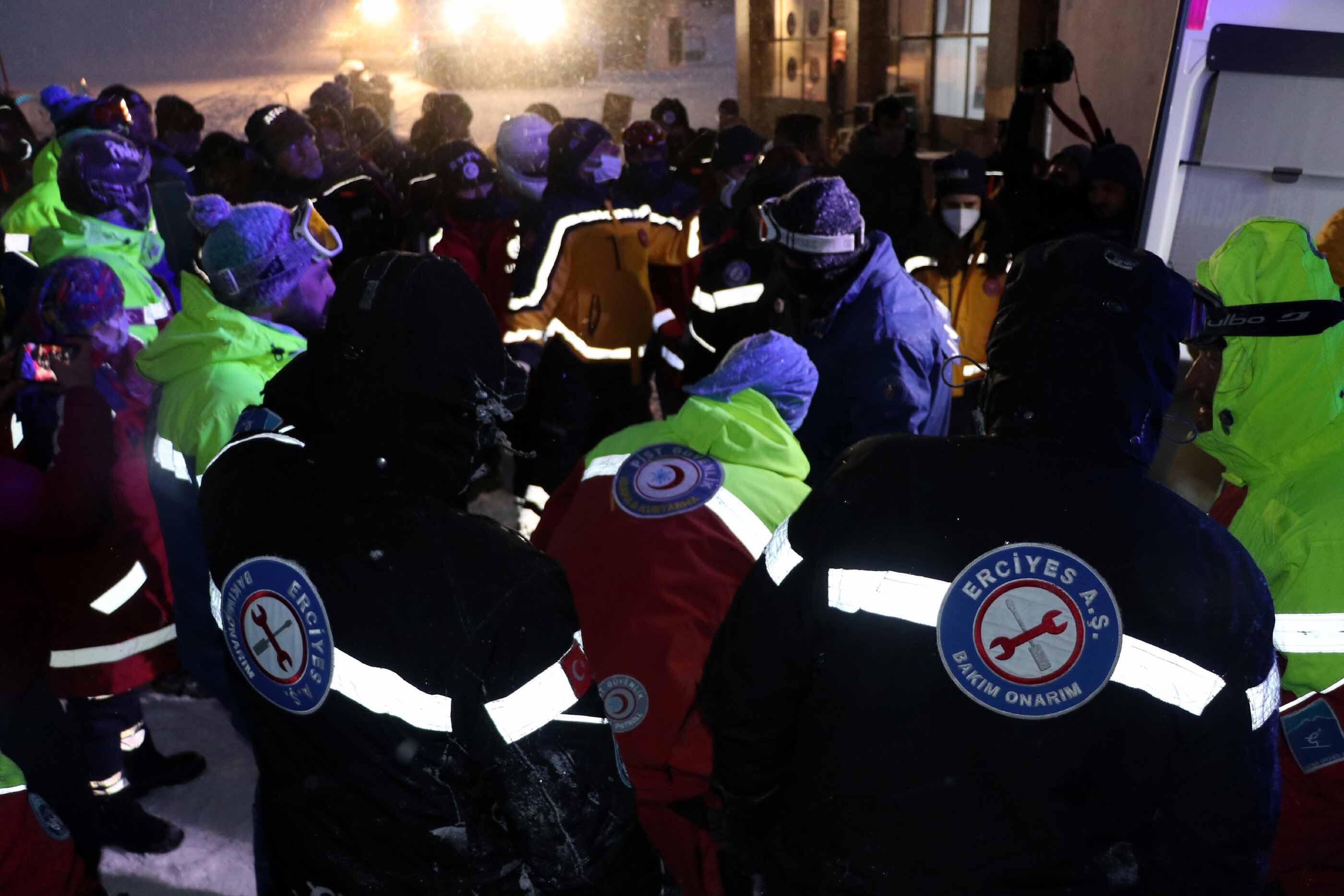 Erciyeste kar kütlesi altında kalan Kanadalı kayakçı hayatını kaybetti