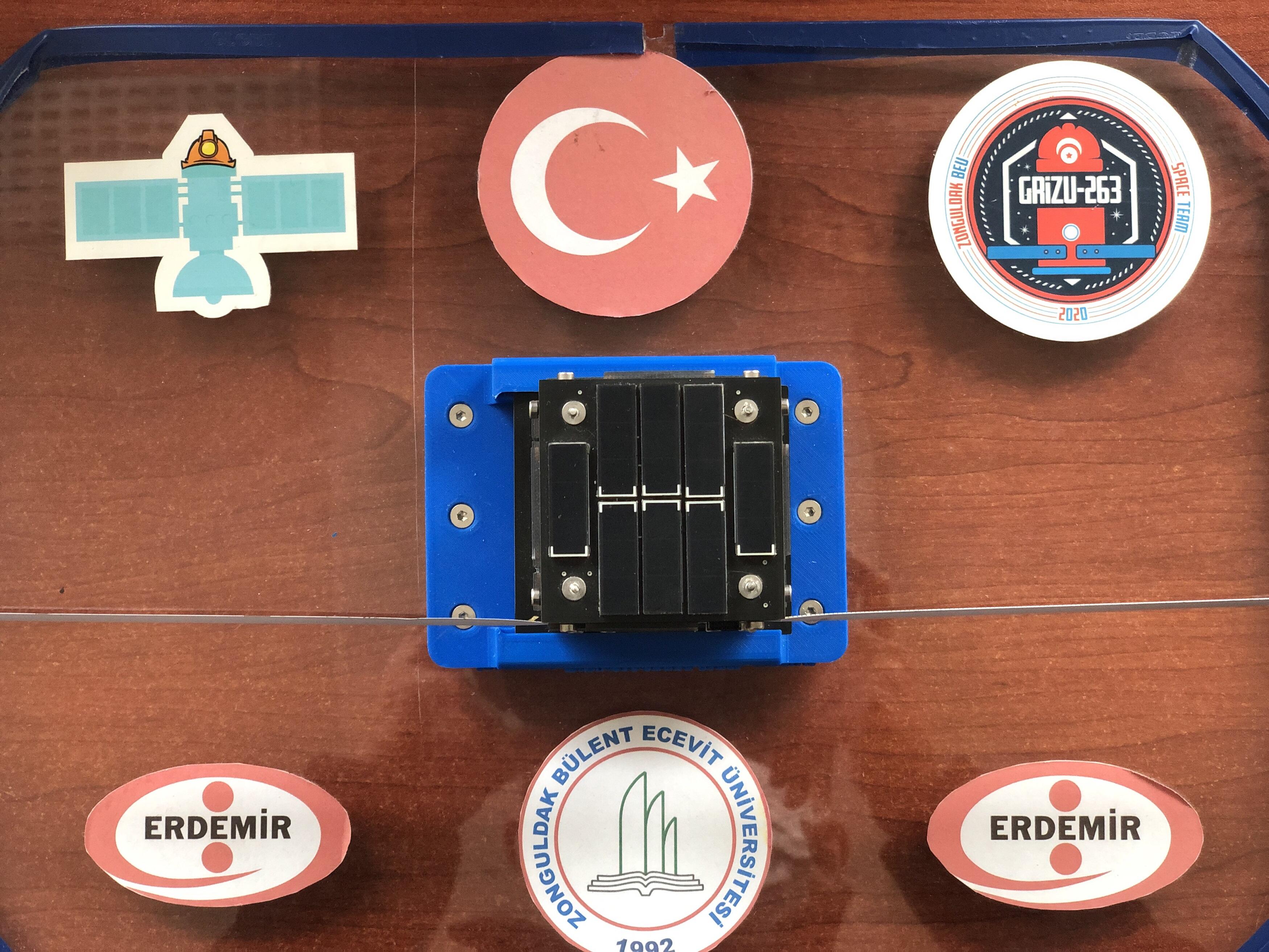 Türkiyenin ilk cep uydusu, ilk sinyali ve uzay boşluğundaki sesi gönderdi