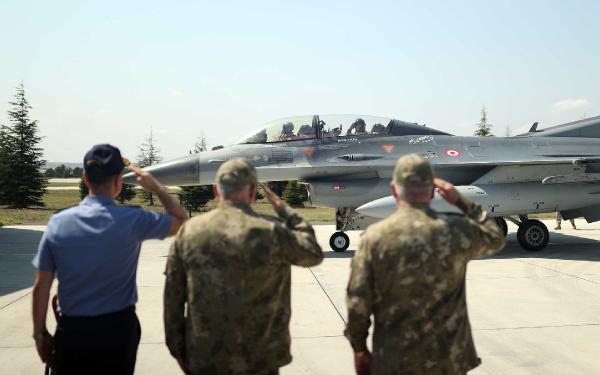 Bakan Akar'dan Ege Denizi üzerinde F16 ile özel uçuş Ankara Haberleri