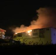 Sultanbeyli'de tek katlı binadaki yangın paniğe neden oldu