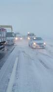 Kar ve tipi nedeniyle TIR'ın kaydığı Konya- Antalya karayolu ulaşıma kapandı