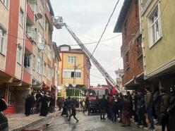 Fotoğraf Ek//Sultanbeyli'de çatı yangınında 1 çocuk öldü