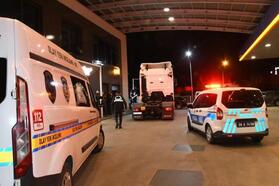 'Polisiz' deyip istedikleri parayı vermeyen şoförü yaraladılar; TIR'da 150 bin euro bulundu
