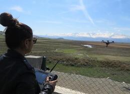 Erzincan'da sayıları artan turnalar dronla takip ediliyor