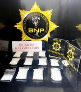 Bitlis polisinden 'dar alan' uygulaması; 520 gram metamfetamin ele geçirildi