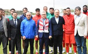 Vali Şimşek'ten Sivasspor'a kupa finali ziyareti