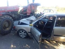 Pehlivanköy’de otomobil traktöre çarptı: 5 yaralı