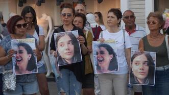 Kuşadası'nda, Pınar Gültekin'in katiline 'haksız tahrik' indirimi protestosu