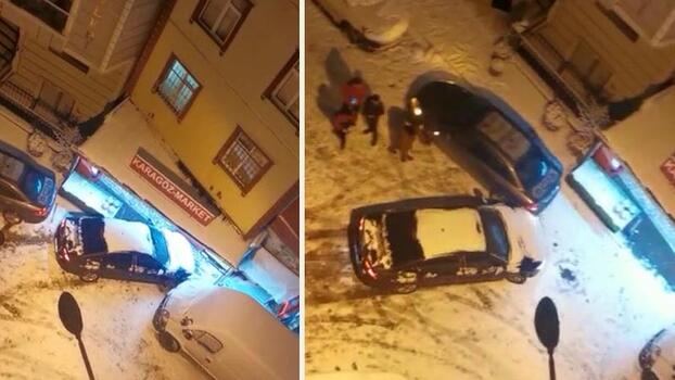 Kağıthane'de buzda kayan otomobil sokağı birbirine kattı