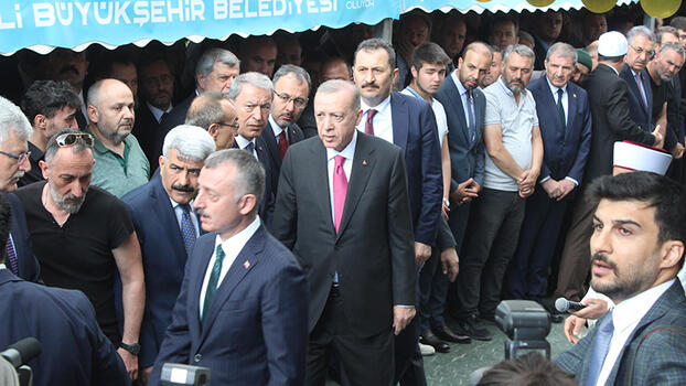 Cumhurbaşkanı Erdoğan, Niğde'deki kazada hayatını kaybeden Sude Naz'ın cenazesine katıldı