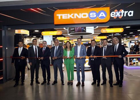 Teknosa’nın Türkiye’deki ilk yeni konsept mağazası dün açıldı