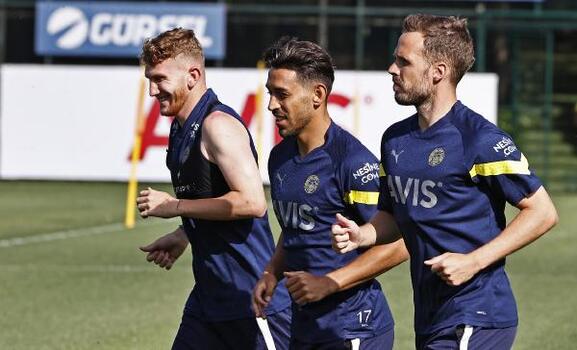 Fenerbahçe’de yeni sezon hazırlıkları çift antrenman ile devam etti