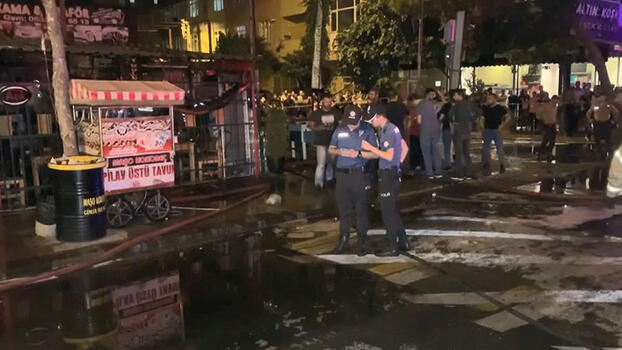 Sultanbeyli’de lokantada patlama meydana geldi: 3 araç zarar gördü
