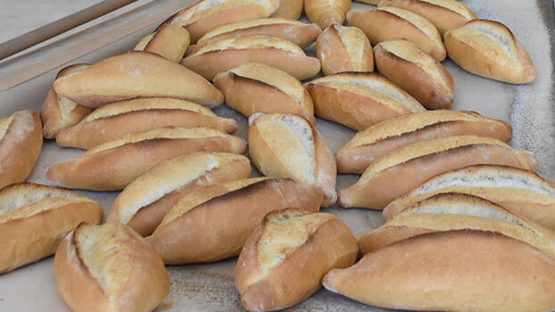İzmir'de 210 gram ekmek, 4 TL oldu