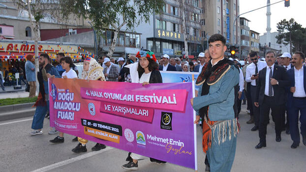 54'üncü Tatvan Doğu Anadolu Fuarı Kültür ve Sanat Festivali başladı