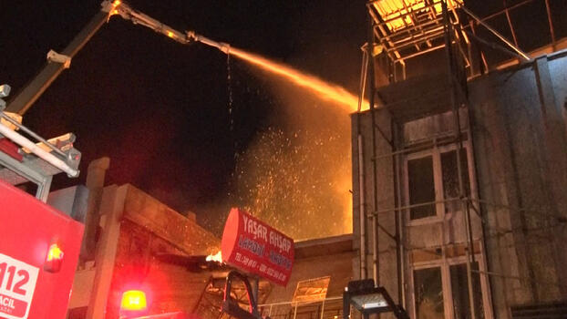 Ankara'da 2 katlı ahşap atölyesinde yangın