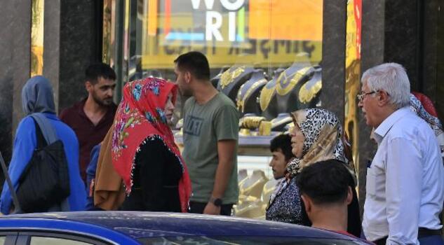 Diyarbakır'da 'kuyumcu' baskını; düşük ayarlı sahte altınlar ele geçirildi
