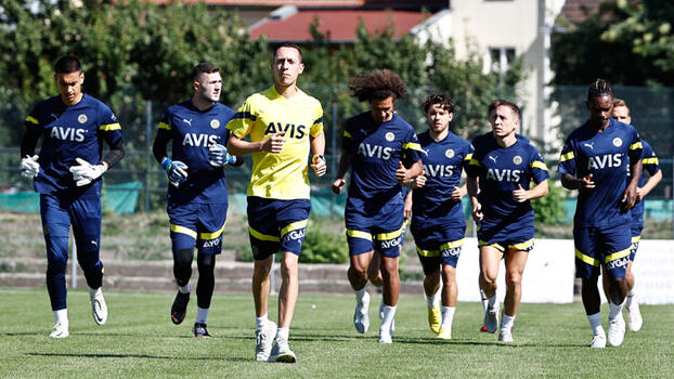 Fenerbahçe, Kasımpaşa hazırlıklarına Çekya'da başladı