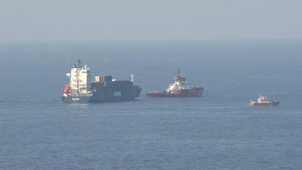 İstanbul Boğazı'nda gemi arızası, ekipler tarafından kurtarıldı (2)