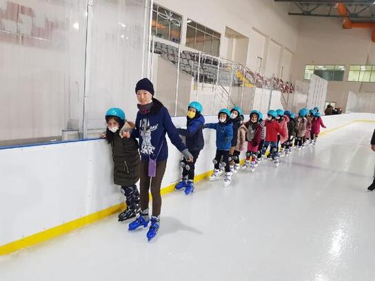 Süleymanpaşa'da  öğrencilere buz pateni eğitimi