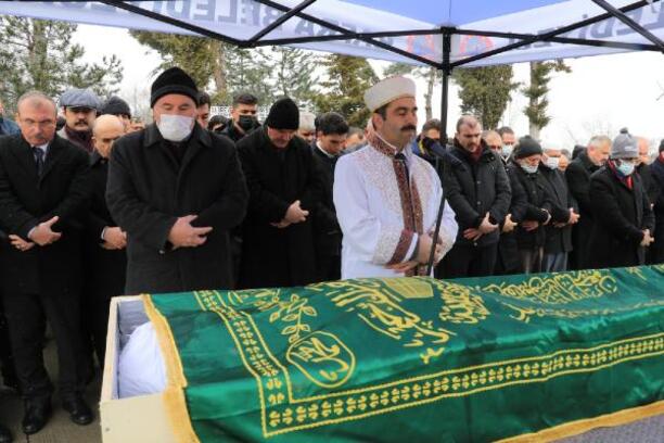 Bakan Soylu, Samsun'da kuzeninin cenazesine katıldı