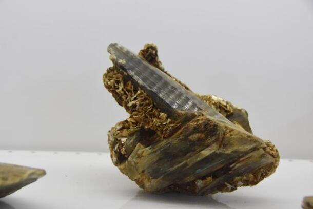 Mücevherin hammaddesi diaspor kristali sadece Milas'tan çıkıyor