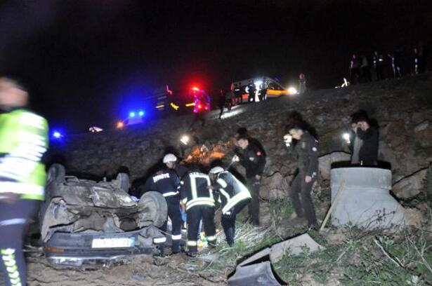 Karaman'da trafiğe kapalı yola giren otomobil şarampole yuvarlandı: 3 yaralı