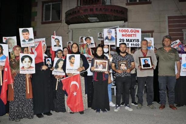 Diyarbakır'daki evlat nöbetine 4 aile daha katıldı