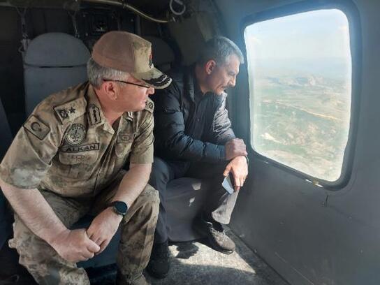 Tunceli Valisi Özkan, 'Eren-7 Abluka-7' operasyon bölgesini havadan inceledi