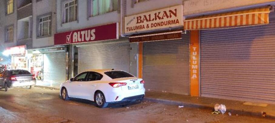 Kağıthane'de dondurmacıda silahlı saldırı: 2 yaralı