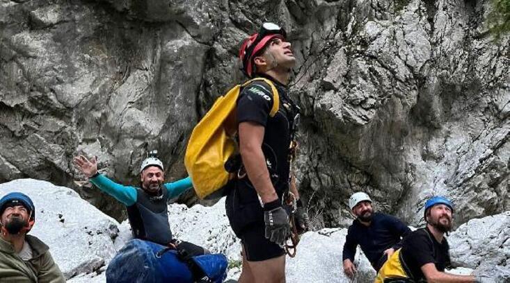 Valla Kanyonu'nda mahsur kalan 11 sporcu kurtarıldı
