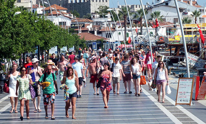 Türkiye&#39;ye geçen yıl en çok Rus turist geldi - Ekonomi Haberleri