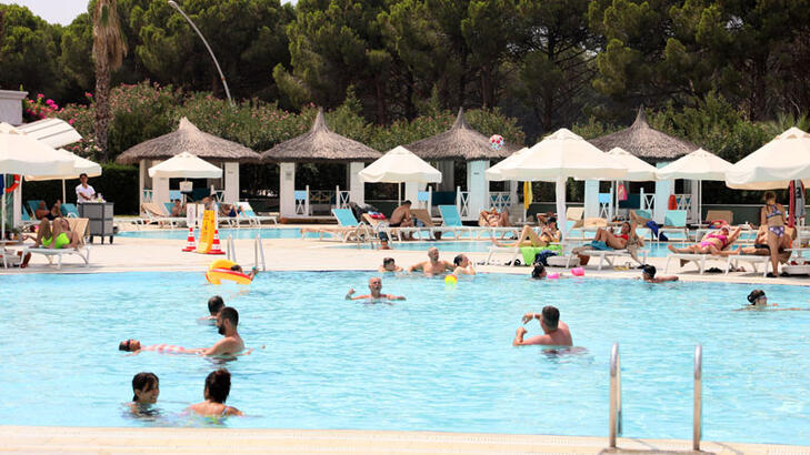 Antalya'da oteller eylül ortasına kadar dolu; boş yastık bile kalmadı