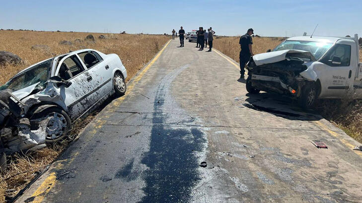 Şanlıurfa'da otomobille kamyonet çarpıştı: 9 yaralı