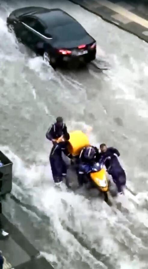 Ankarada sağanak etkili oldu; evini su basan Busenur boğuldu