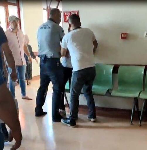 Hastanede husumetlisinin saldırısına uğrayan sağlık teknikeri ağır yaralandı