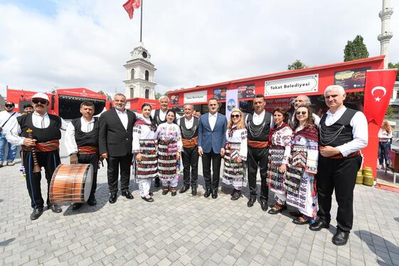 İtalyan Şef Danilo Zanna Beyoğlu Belediye Başkanı Yıldız ile yemek yaptı