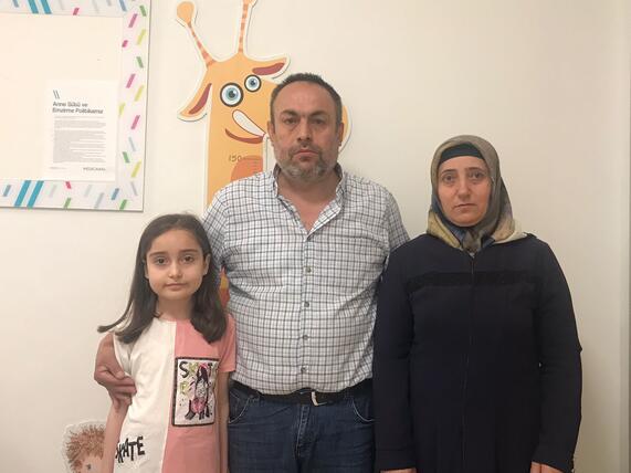 9-year-old Elif can't walk, diagnoses correctly and starts running.