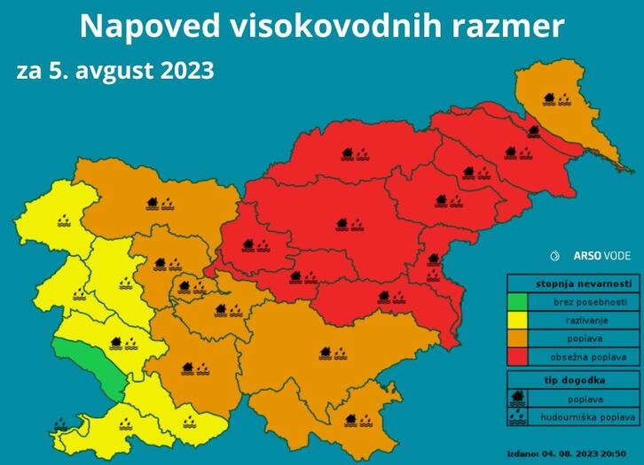 Slovenya’da bir günde yağan rekor yağış sele neden oldu