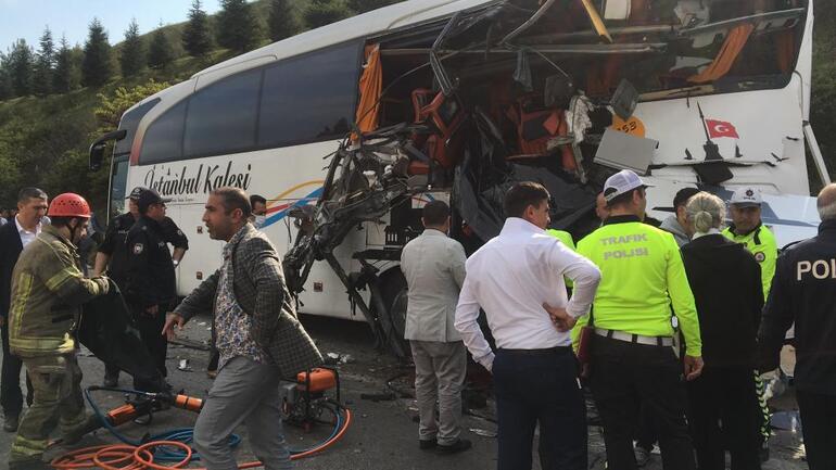 Bursada kamyon, yolcu otobüsüne çarptı: 1 ölü, 6 yaralı