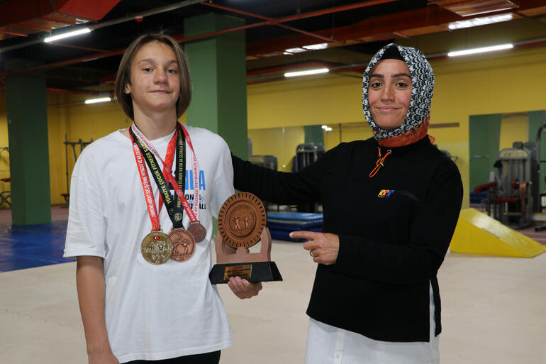 Özel eğitim öğrencisi Yusuf, cimnastikte Türkiye 1incisi oldu