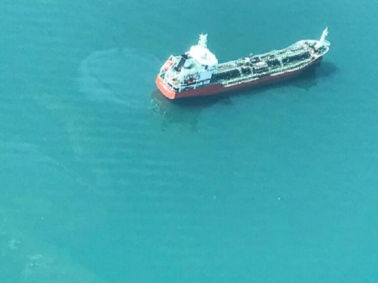 Deniz kirleten gemi, uçaklı denetimde tespit edildi