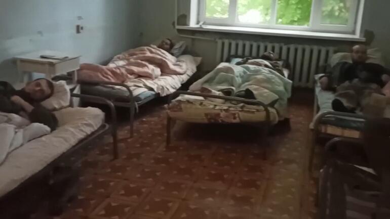 Rusya, Azovstal’dan tahliye olan yaralı askerlerin görüntüsünü paylaştı