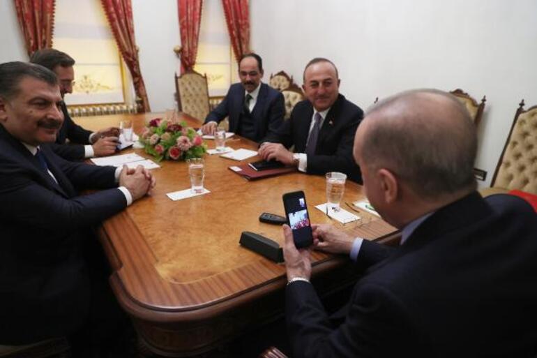 Cumhurbaşkanı Erdoğan dünya şampiyonu milli boksörlerle telefonla görüştü
