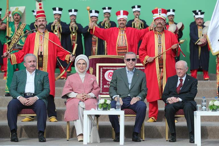 MHP Başkanı Bahçeli: Türkiyenin geleceğini zillet değil, cumhur tayin edecektir