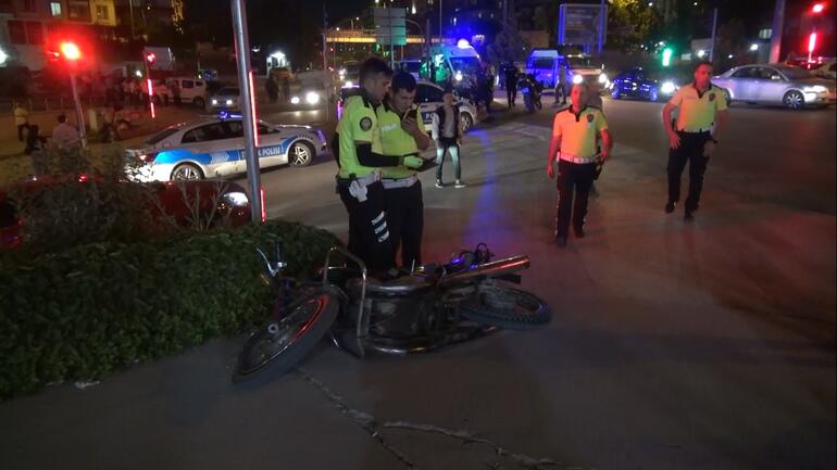 Dur ihtarına uymayan ehliyetsiz sürücü, polis ekiplerine çarptı: 2si polis 3 yaralı