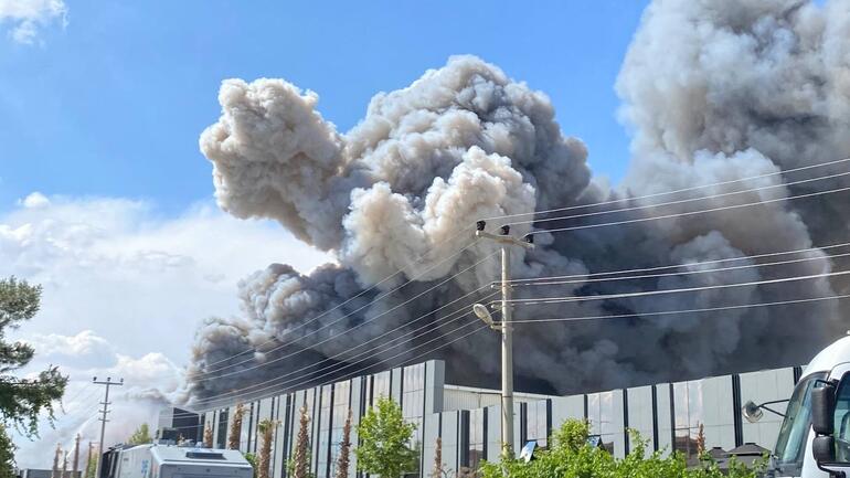 Diyarbakırda kozmetik firması imalathanesinde yangın