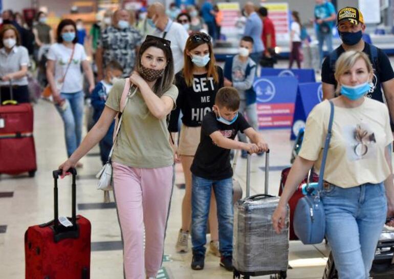 Antalyaya hava yoluyla gelen turist sayısı 4 milyonu aştı